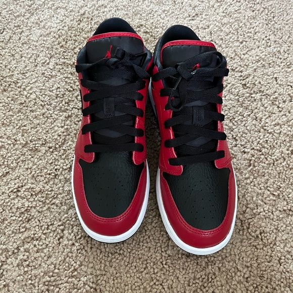 Jordan 1 Low- Reverse Bred - Picture 3 of 6